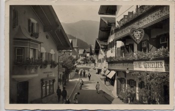 AK Foto Zell am See Straßenansicht mit Hotel Lebzelter Österreich 1939