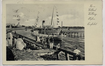 AK Kolberg Kołobrzeg Hafen Einfahrt mit Schiff und Menschen Pommern Polen 1935