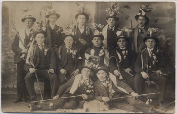 AK Foto Rudersdorf Burgenland Gruppenfoto Männer in Tracht Österreich 1915