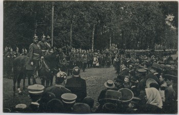 VERKAUFT !!!   AK Quedlinburg Einzug der 165 er Ansprache des Vorsitzenden des Kreiskrieger-Verbandes viele Menschen 1911 RAR
