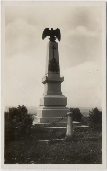 AK Foto Bojiště u Hradec Králové Schlachtfeld bei Königgrätz 1866 Denkmal auf Chlum Tschechien 1930