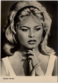 AK Foto Schauspielerin Brigitte Bardot Film Privatleben 1962