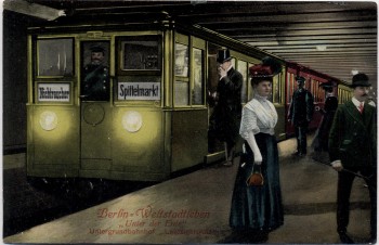 AK Berlin Untergrundbahnhof Leipziger Platz mit Menschen 1910 RAR