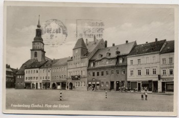 AK Frankenberg in Sachsen Platz der Einheit mit Geschäften 1958
