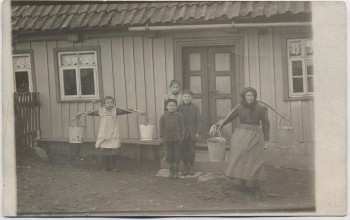 AK Foto Einbeck Hausansicht mit Menschen 1910 RAR
