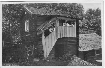 AK Foto Leksand Källarstuga Haus mit Frauen in Tracht Dalarna Schweden 1940