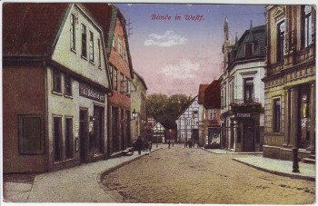AK Bünde in Westfalen Straßenansicht mit Geschäften 1920