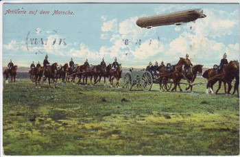 AK Artillerie auf dem Marsch mit Zeppelin 1.WK 1914
