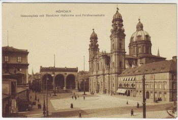 AK München Odeonsplatz mit Theatiner Hofkirche und Feldherrenhalle 1910