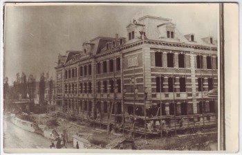 VERKAUFT !!!   AK Foto Arnstadt Rosenstrasse Neubau der Mädchenschule um 1890 1910 RAR