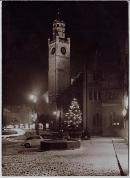AK Foto Ravensburg Marienplatz mit Rathaus und Blaserturm im Winter 1960