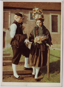 AK Foto Altenburg Altenburger Hochzeitstracht Mann und Frau Tracht 1957