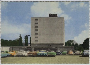 AK Foto Hannover Laatzen Blick auf Parkhotel Kronsberg viele Autos 1960