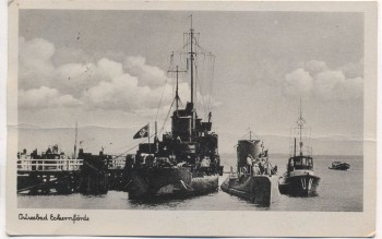 AK Ostseebad Eckernförde Kriegsschiff und U-Boot mit Fahnen 1943 RAR
