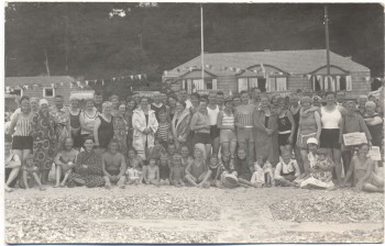 AK Foto Sassnitz Gruppenbild am Strand Ostsee Rügen 1930