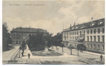 AK Reutlingen Bahnhof mit Listdenkmal und Hotel Kronprinz 1910