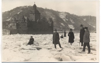 VERKAUFT !!!   AK Foto Burg Pfalzgrafenstein bei Kaub Rhein zugefroren mit Menschen 1929