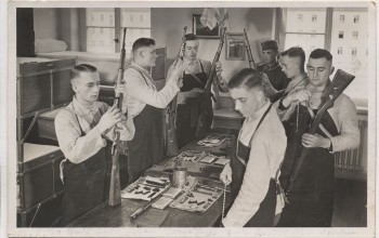 AK Foto Die Wehrmacht Gewehrreinigen 1938
