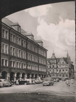 AK Düsseldorf Neues und Altes Rathaus mit Autos 1956
