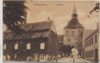 AK Stralsund Kütertor mit Menschen 1906