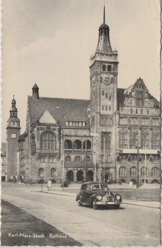 AK Foto Karl-Marx-Stadt Chemnitz Rathaus mit Auto 1958