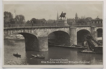 AK Foto Saarbrücken Alte Brücke mit Kaiser Wilhelm-Denkmal und Boote 1935