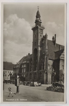 AK Foto Frankfurt an der Oder Rathaus viele Autos 1934