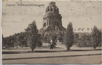 VERKAUFT !!!   AK Leipzig Völkerschlachtdenkmal mit Frau Inflation 1923