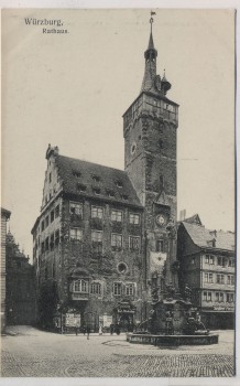 AK Würzburg Rathaus mit Menschen 1907