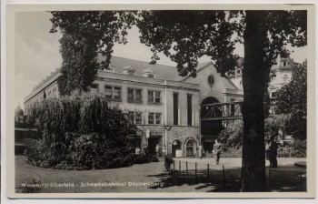 AK Foto Wuppertal Elberfeld Schwebebahnhof Döppersberg mit Menschen 1935