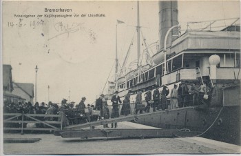 AK Bremerhaven Anbordgehen der Kajütspassagiere vor der Lloydhalle viele Menschen Dampfer 1904 RAR