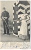 AK Soldatenleben Auf Posten Gedicht Soldat mit Gewehr Frau mit Korb 1904