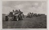 AK Foto Unser Heer Kübelwagen Kolonne Soldaten mit Gewehr und Stahlhelm 1936