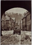 VERKAUFT !!!   AK Foto Waltershausen Blick durchs Claustor nach Schloß Tenneberg mit Trabant im Winter Thüringen 1965