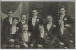AK Gruppenbild Carola Sänger Anzug mit Nelke Leipzig Cichoriusstraße 1911