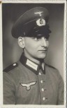 AK Foto Soldat in Uniform Schirmmütze Wehrmacht Porträt 2.WK Atelier Ludwigsburg 1940