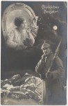 AK Glückliches Neujahr Soldat mit Gewehr und Pickelhaube an Frau denkend Hufeisen Feldpost Allenstein 1915