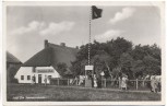 AK Foto Insel Oie Restaurant Seemannsheim Fahne mit Menschen b. Kröslin 1935 RAR