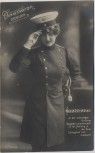 AK Foto Donnerwetter tadellos Frau in Uniform mit Säbel und Mütze 1909