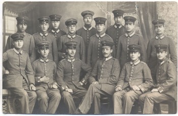 VERKAUFT !!!   AK Foto Soldaten Infanterie Gruppenfoto Wilh. Herrmann Potsdam Charlottenstr. 25 1914