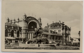 AK Schwerin Hauptbahnhof Landpoststempel Rampe 1954