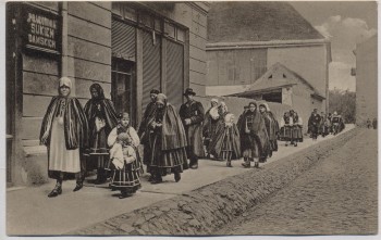 VERKAUFT !!!   AK Frauen und Männer in Trachten Verlag J. Themal Posen 1. WK Feldpost 1917