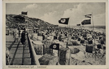 AK Nordseebad Westerland auf Sylt Südstrand mit Menschen und Fahnen 1939