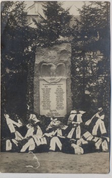 VERKAUFT !!!   AK Foto Molbitz mit Döhlen Kriegerdenkmal mit Kränzen bei Neustadt an der Orla 1920 RAR