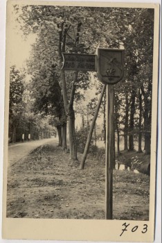 AK Foto Ihlienworth Wegweiser an Straße RAD Abteilung Wilder Jäger Wode 4/173 1935 RAR