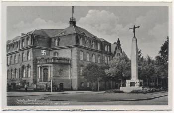AK Saarlautern Gefallenendenkmal mit Landratsamt Saarlouis 1940