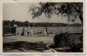 VERKAUFT !!!   AK Luftkurort Feldberg in Mecklenburg Haussee mit Menschen Landpoststempel Conow 1957