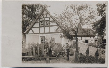 AK Foto Moßbach in Thüringen Hausansicht mit Menschen Fahrrad bei Dittersdorf Tegau 1920 RAR