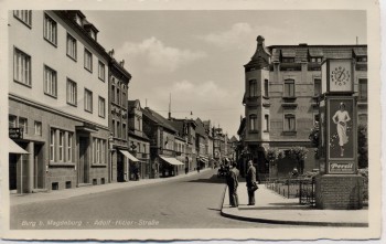 AK Foto Burg bei Magdeburg Adolf-Hitler-Straße Menschen Litfaßsäule 1940 RAR