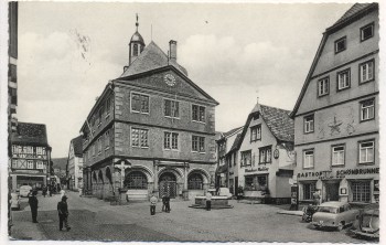 AK Lohr am Main Rathaus mit Autos 1957